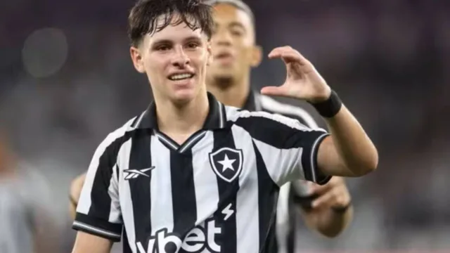 Álvaro Montoro, do Botafogo, recusa convites da seleção da Itália e aguarda convocação para a Argentina