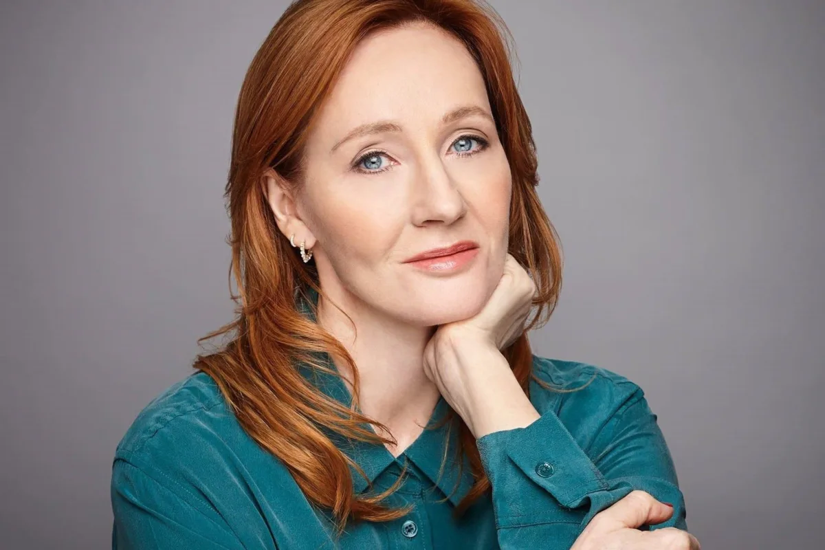 jk.-rowling-diz-ter-recebido-ameacas-de-morte,-estupro-e-tortura-apos-declaracoes-sobre-pessoas-trans