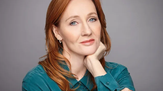 J.K. Rowling diz ter recebido ameaças de morte, estupro e tortura após declarações sobre pessoas trans