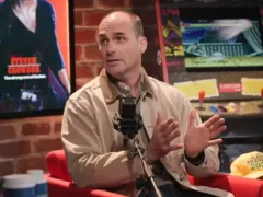Eduardo Bolsonaro defende que Flávio saia do país em caso de derrota