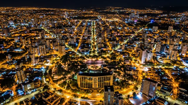 Goiânia foi planejada para 50 mil habitantes, e hoje tem 1,5 milhão; o que sobrou daquela cidade?