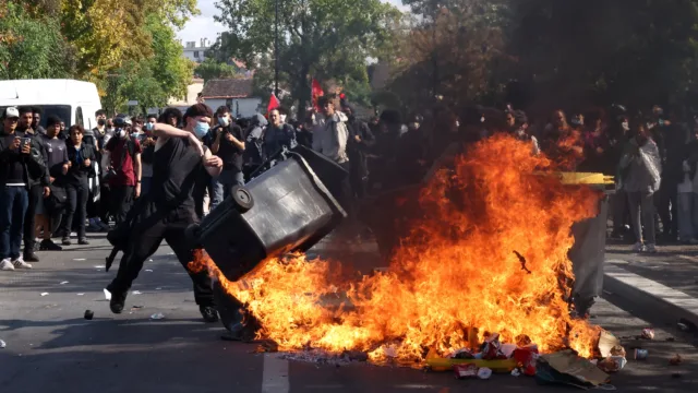 França tem novos protestos neste sábado após um mês de manifestações; Governo mobiliza 70 mil agentes – G1