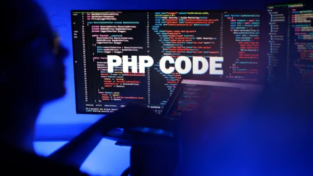 Japão vai simular ataques hackers com IA após falha no PHP tirar sites do ar em vários países