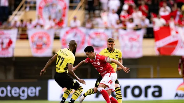 Vila Nova sai na frente, mas cede empate ao São Bernardo no primeiro tempo; veja os gols