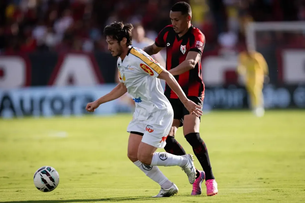 em-estreia-de-terans,-atletico-perde-em-casa-para-novo-lider-e-deixa-o-g-6