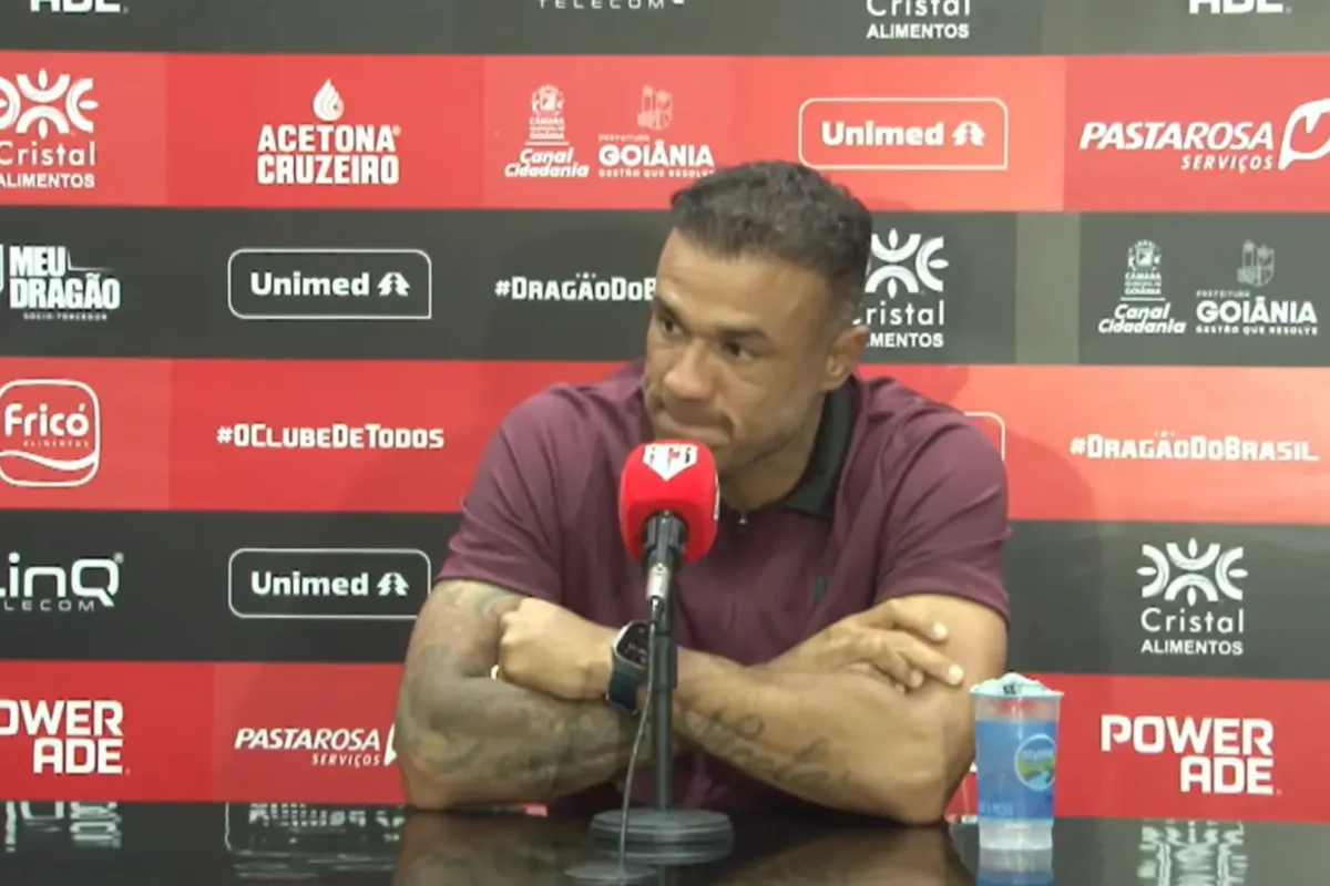 roger-silva-lamenta-falta-de-pontaria-e-projeta-decisao-contra-o-fortaleza
