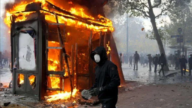 Paris fecha museus e metrô durante marchas contra o custo de vida