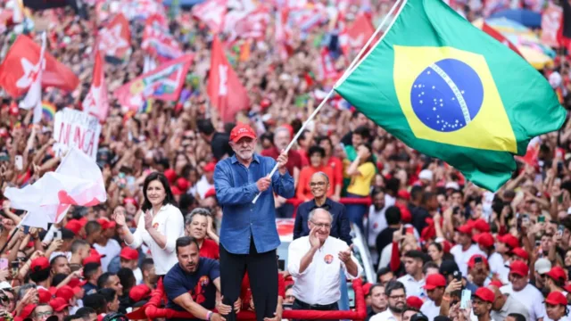Lula vence eleição e promete mudar o jeito de governar o país