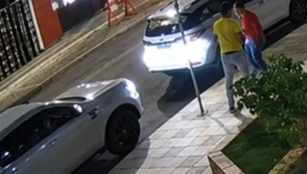 idoso-de-vermelho-e-agredido-por-homem-de-verde-e-amarelo-em-goiania-apos-vitoria-de-lula;-video