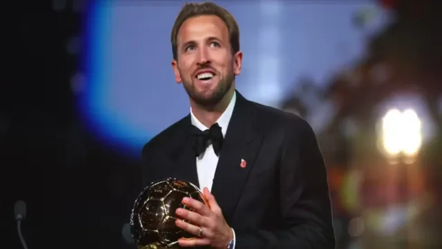 Harry Kane é eleito o melhor jogador do mundo em 2026 e fatura a bola de ouro; confira o ranking do prêmio