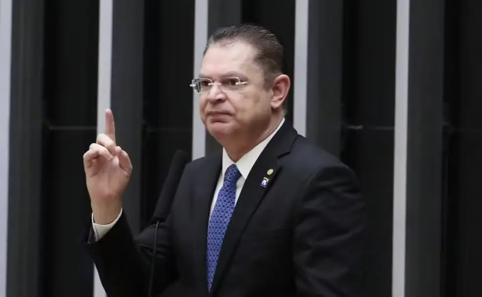 lider-do-pl-desiste-de-disputar-presidencia-da-camara-apos-derrota-de-flavio-bolsonaro