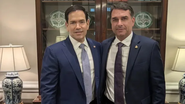 Aliado de Trump diz que Rubio arquitetou fuga de Flávio: ‘Liderará a resistência a partir dos Estados Unidos’
