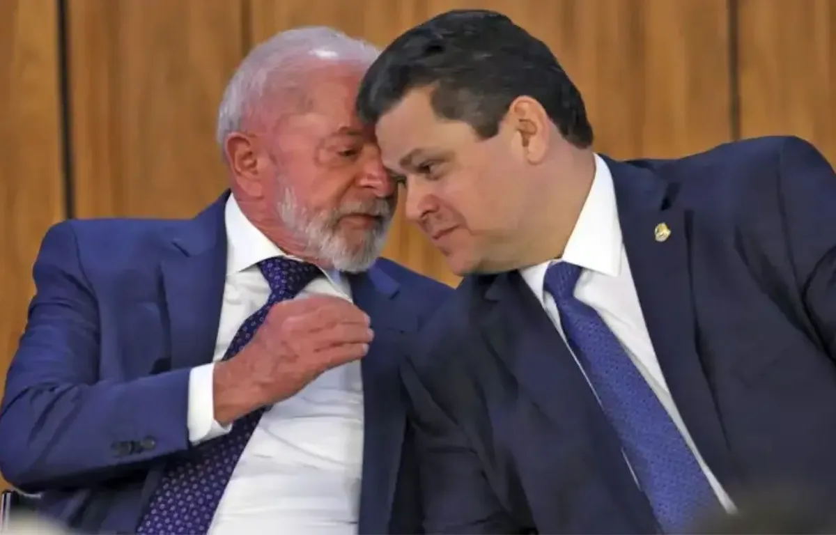alcolumbre-planeja-articular-indulto-ou-anistia-a-bolsonaro-em-busca-de-votos-da-direita-para-se-reeleger