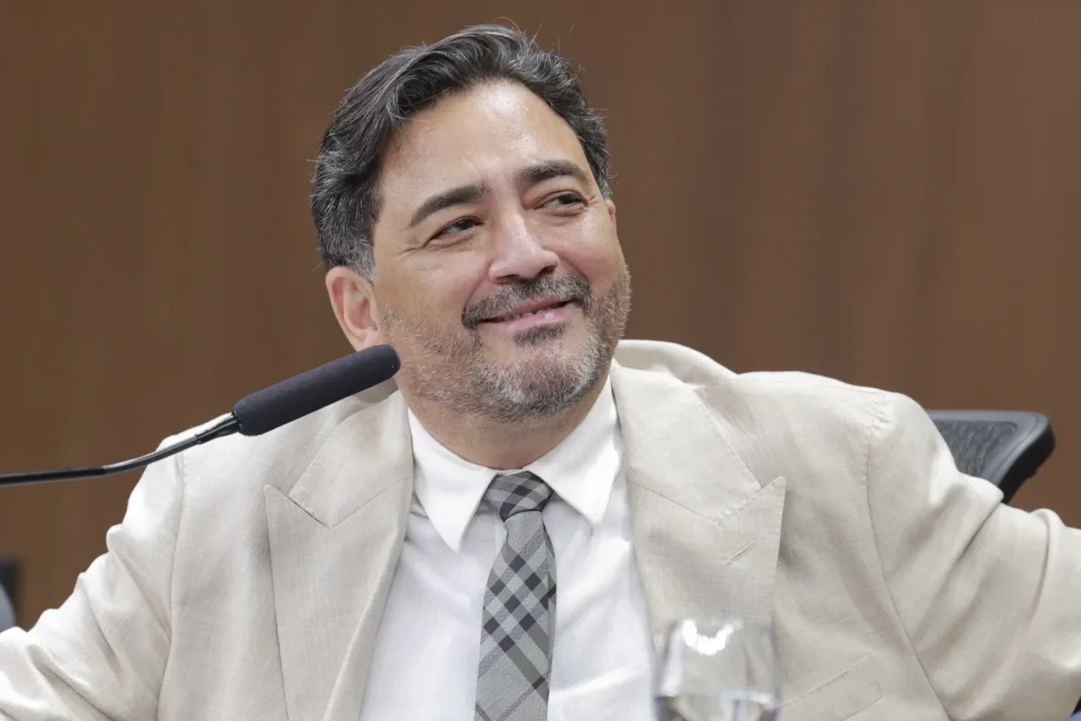 pec-que-proibe-reeleicao-seguida-para-presidente-da-alego-avanca-e-vai-a-ccj