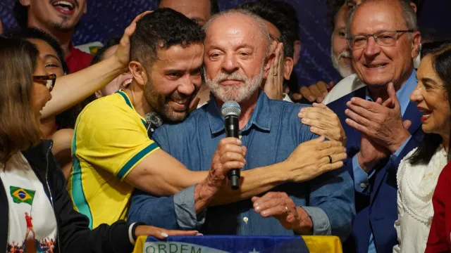 Live da Vitória de Lula e Janones: que horas começa e onde assistir?