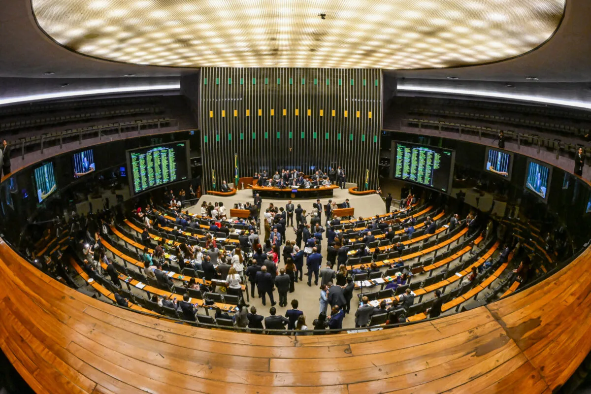 voto-distrital-misto-divide-centrao-e-oposicao-e-ganha-forca-no-congresso