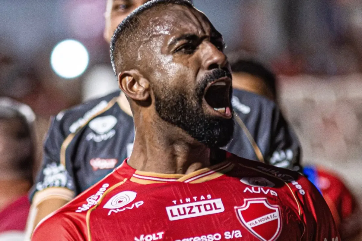 var-frustra-festa-do-vila-nova-e-anula-gol-de-everton-galdino-no-fim-do-1o-tempo